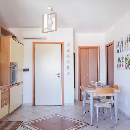 Iside 4 Pax * Crotone